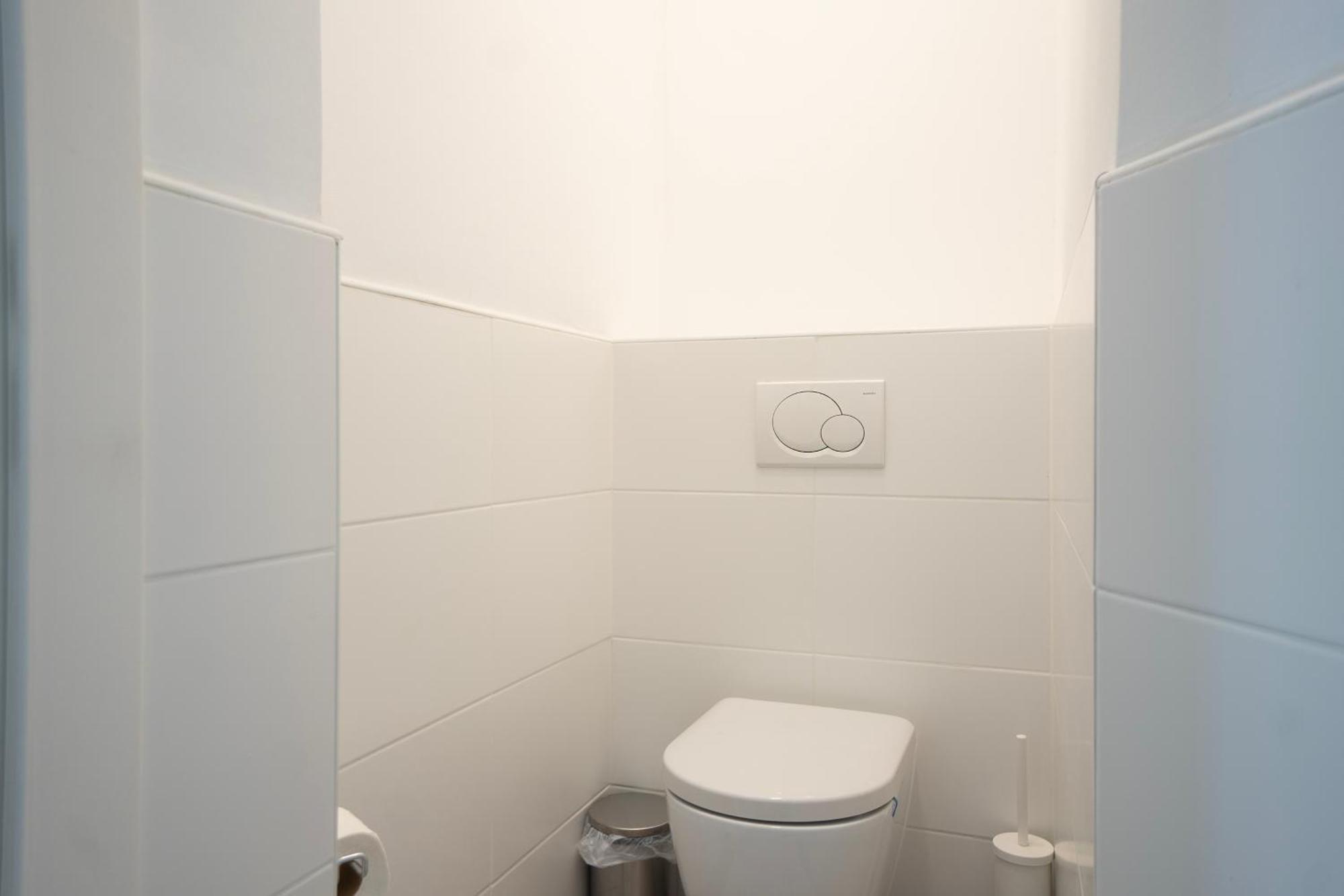 Charming 2-Room Apartment With Balcony, 15 Min To Center Viena Exterior foto