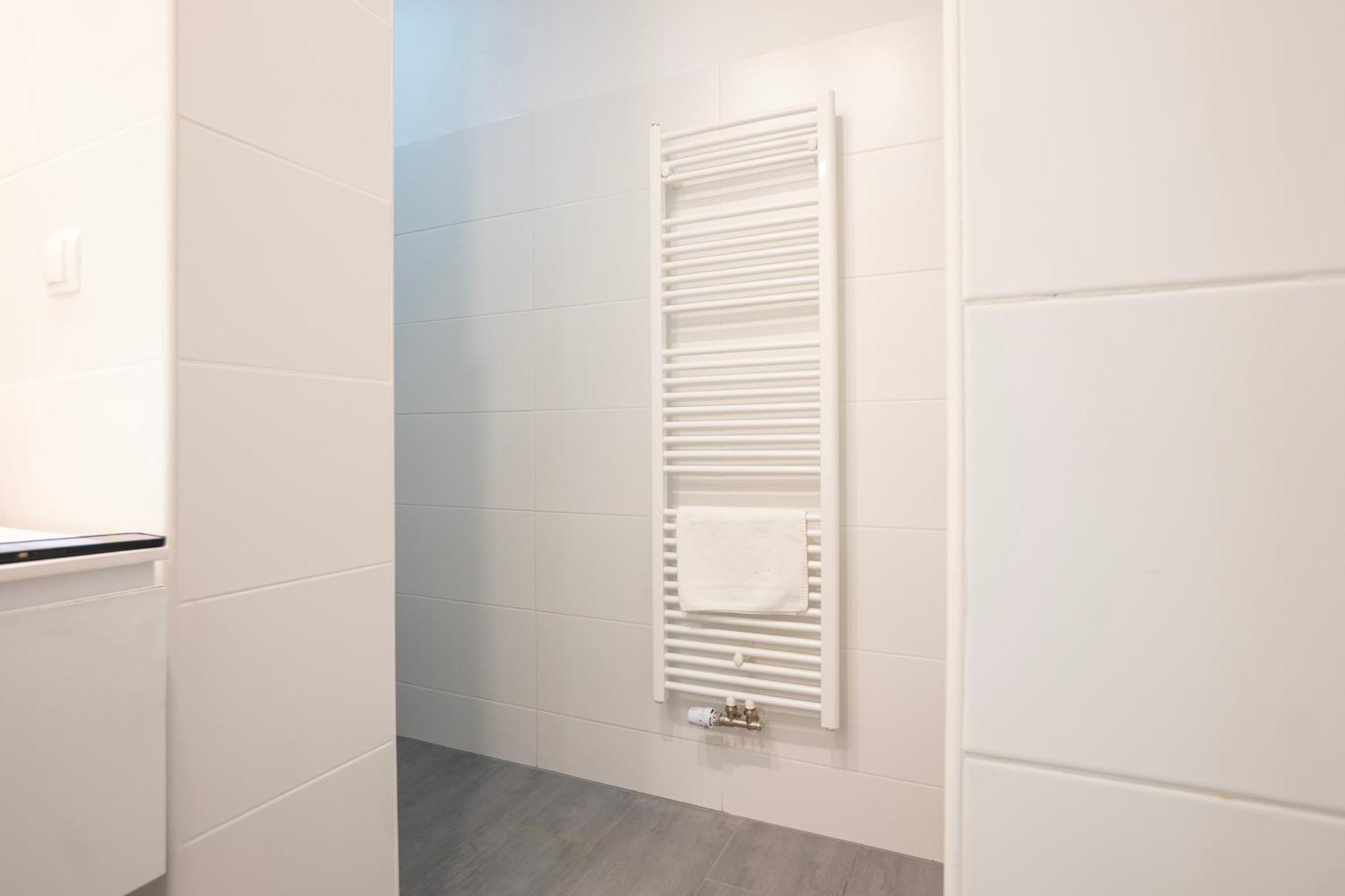 Charming 2-Room Apartment With Balcony, 15 Min To Center Viena Exterior foto